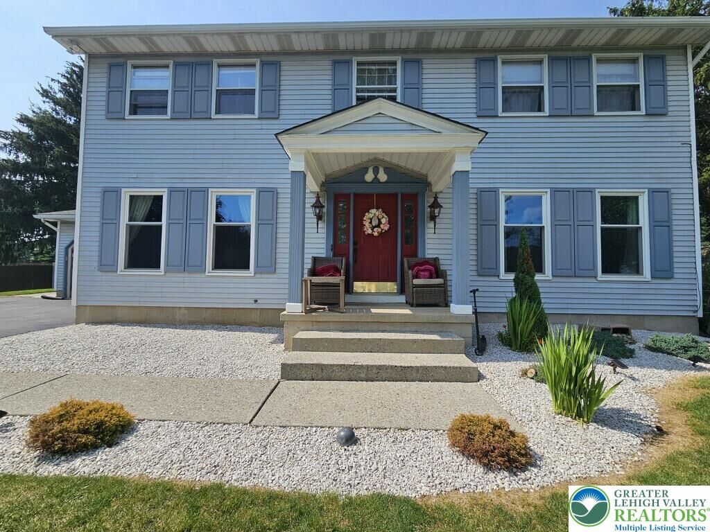 Property Photo: 100 Wynnwood Lane E PA 18040