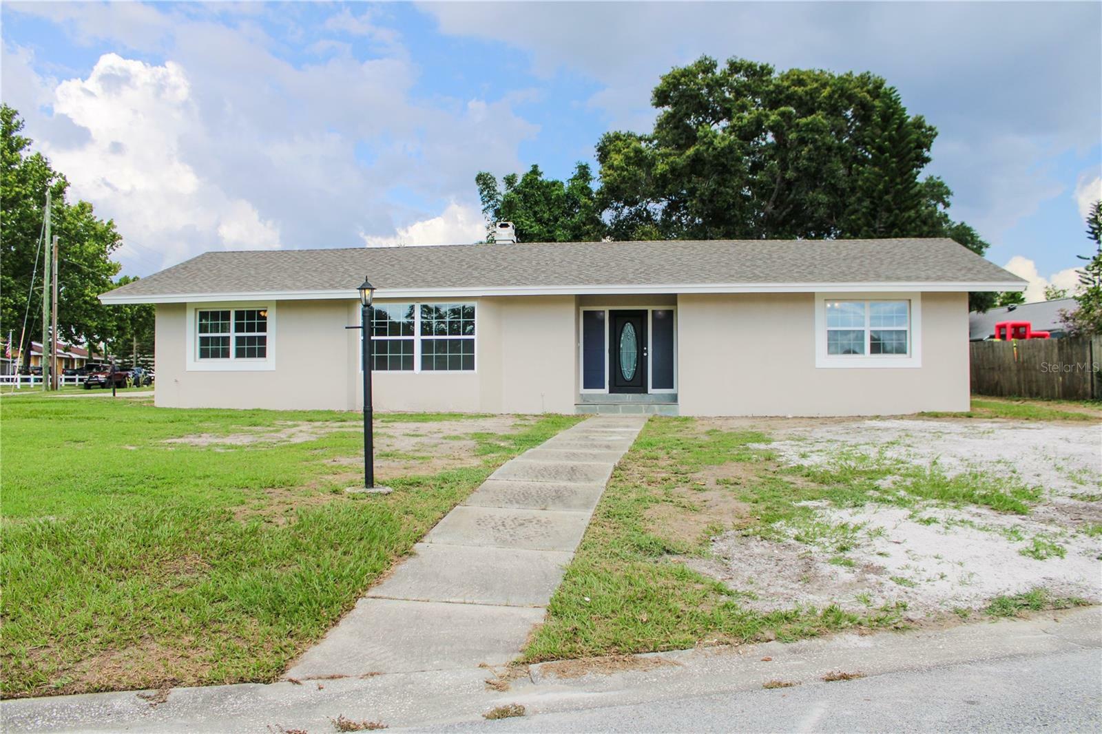 Property Photo: 1476 Avenue F NE FL 33881