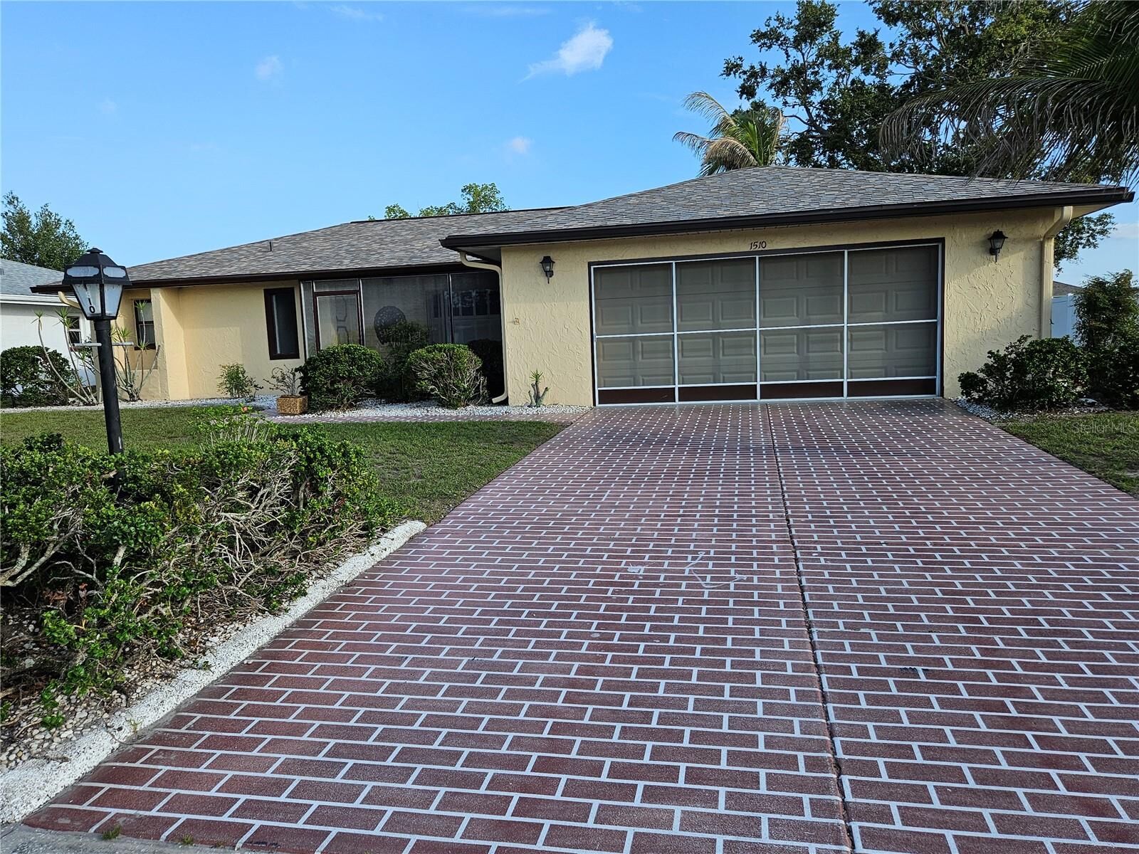 Property Photo:  1510 Flamingo Lane  FL 33573 