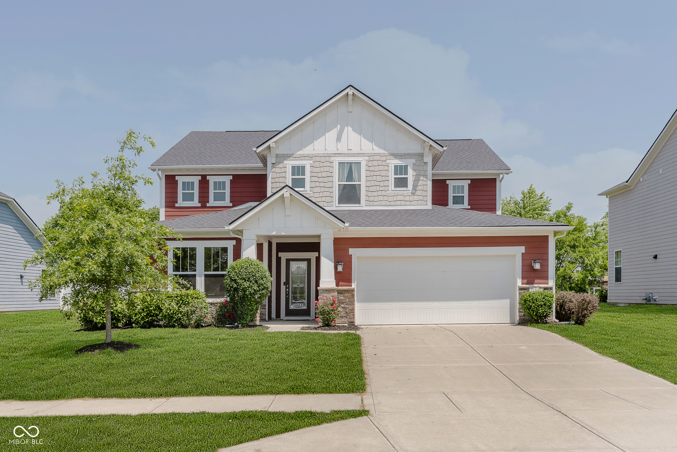 Property Photo: 11840 Crossbill Court IN 46060