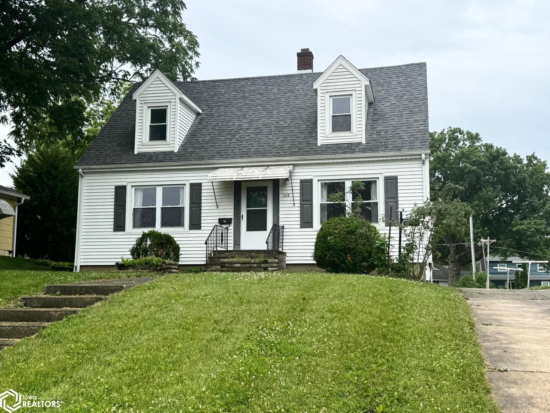 1518 W Main Street  Marshalltown IA 50158 photo