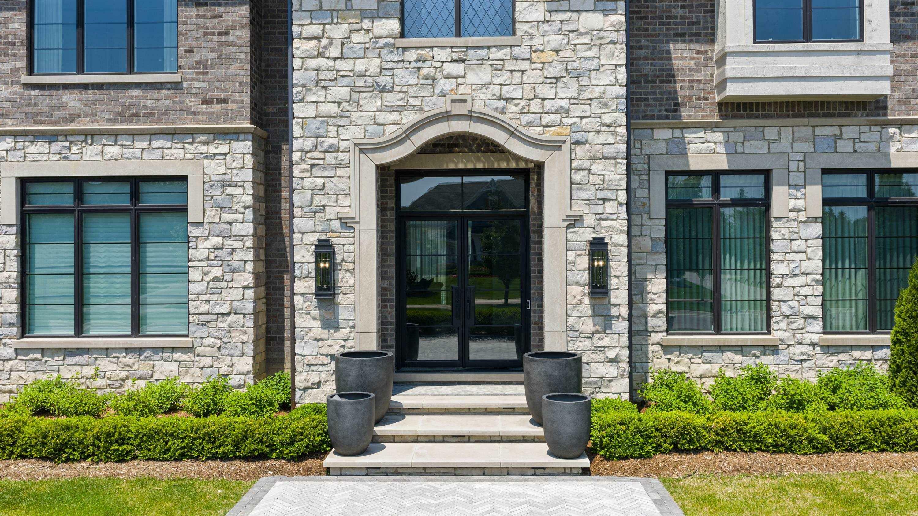 Property Photo:  2816 Turtle Grove Court  MI 48302 