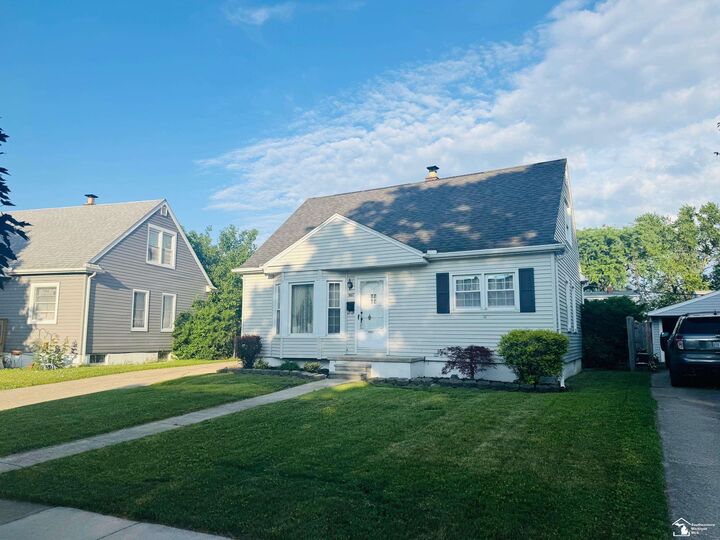Property Photo: 967 Winston Drive MI 48161