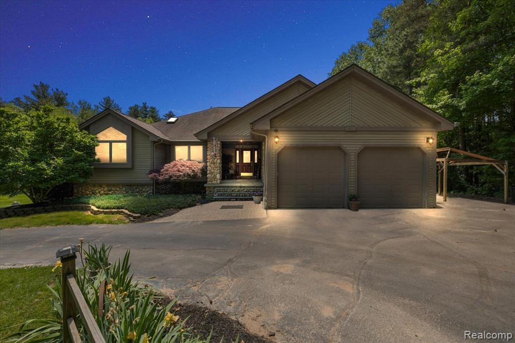 321 Wolfe Road  Ortonville MI 48462 9044 photo