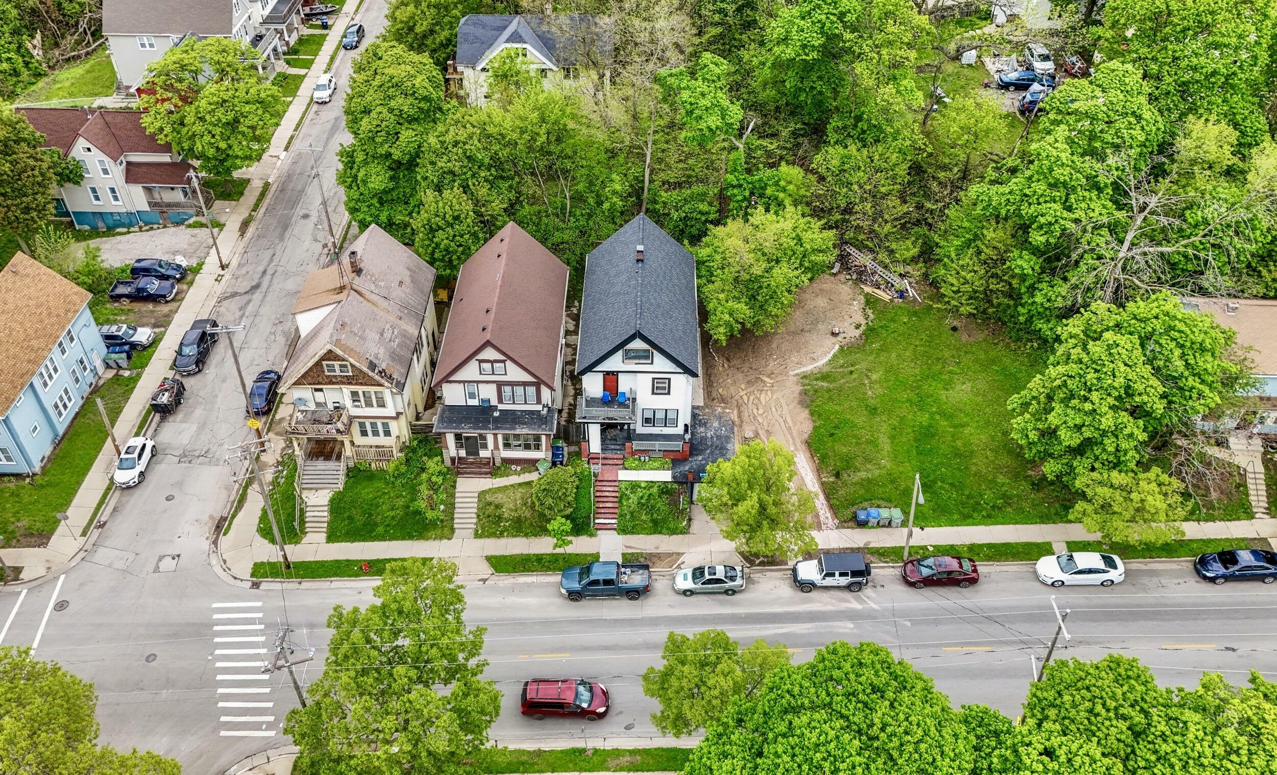 Property Photo: 434 W Burleigh St 436 WI 53212