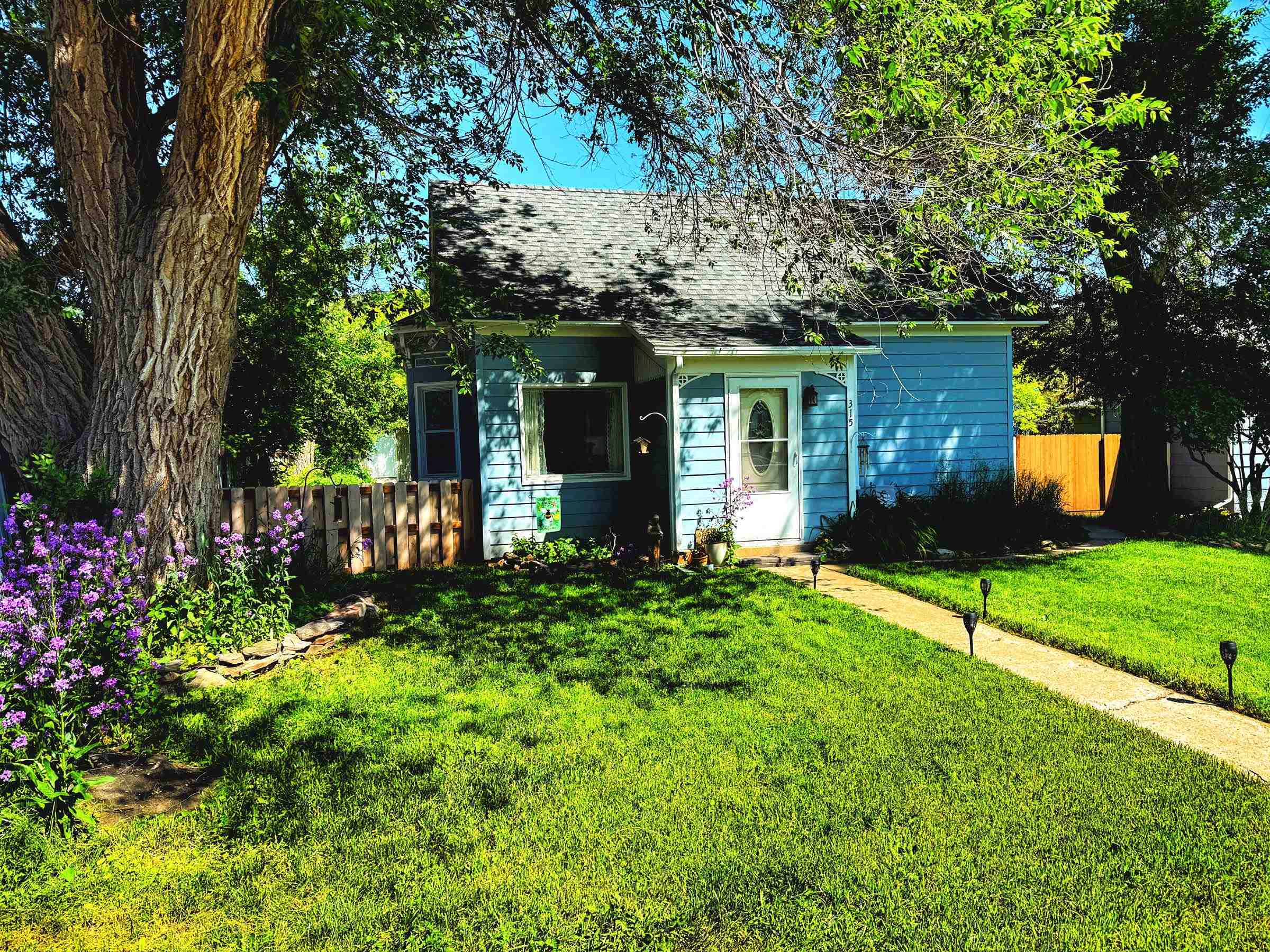 Property Photo: 315 E Sewell Street WY 82729