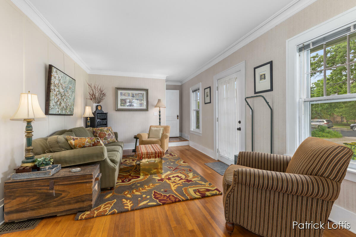 Property Photo: 140 Lakeside Drive NE MI 49503