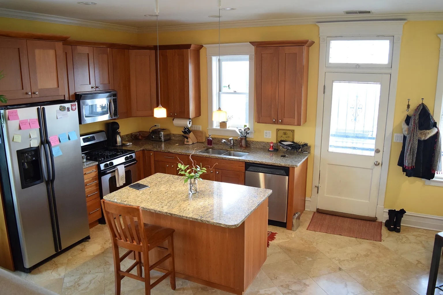 Property Photo: 4623 N Beacon Street 3N IL 60640