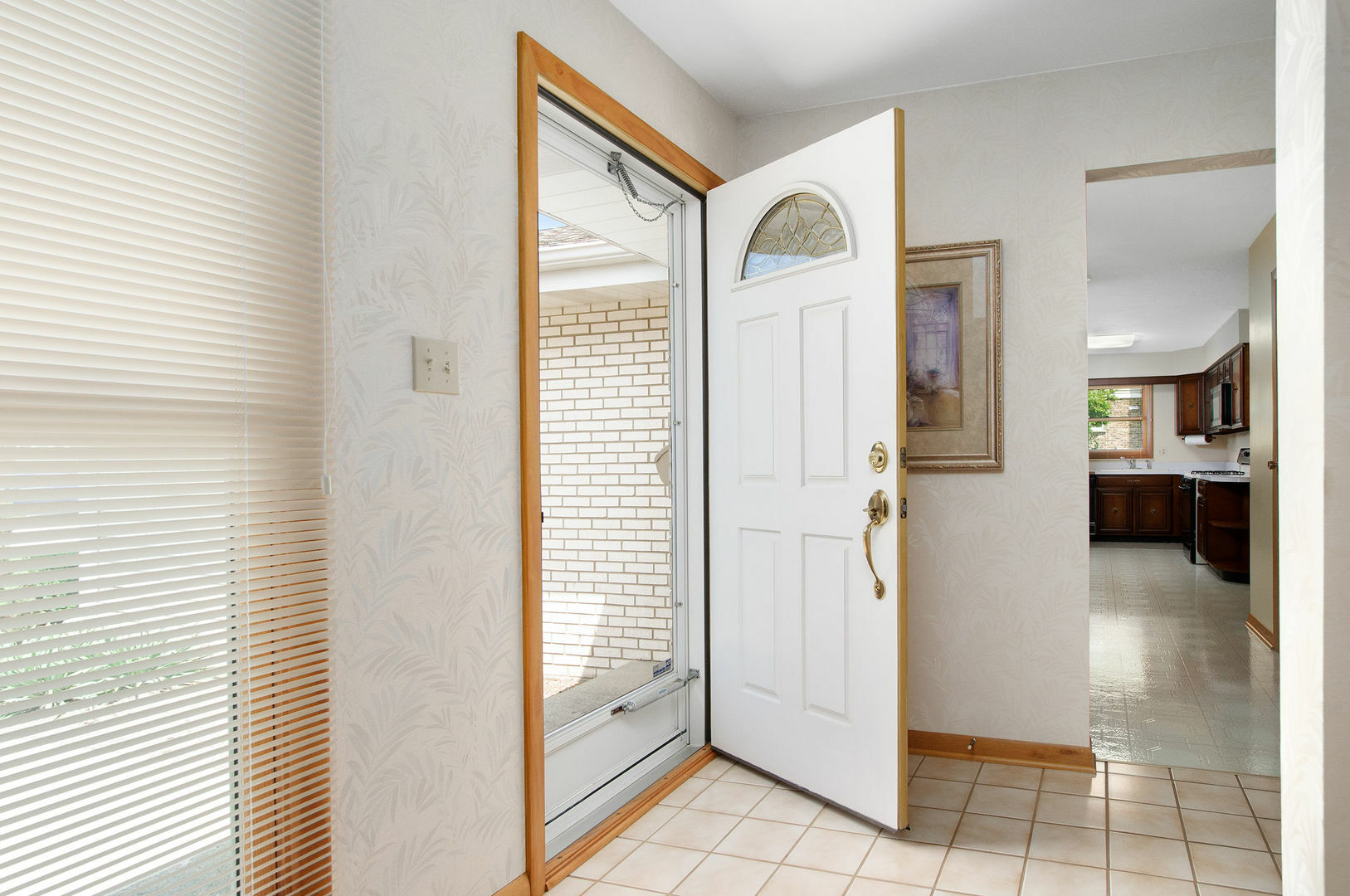 Property Photo: 2811 N Harvard Avenue IL 60004