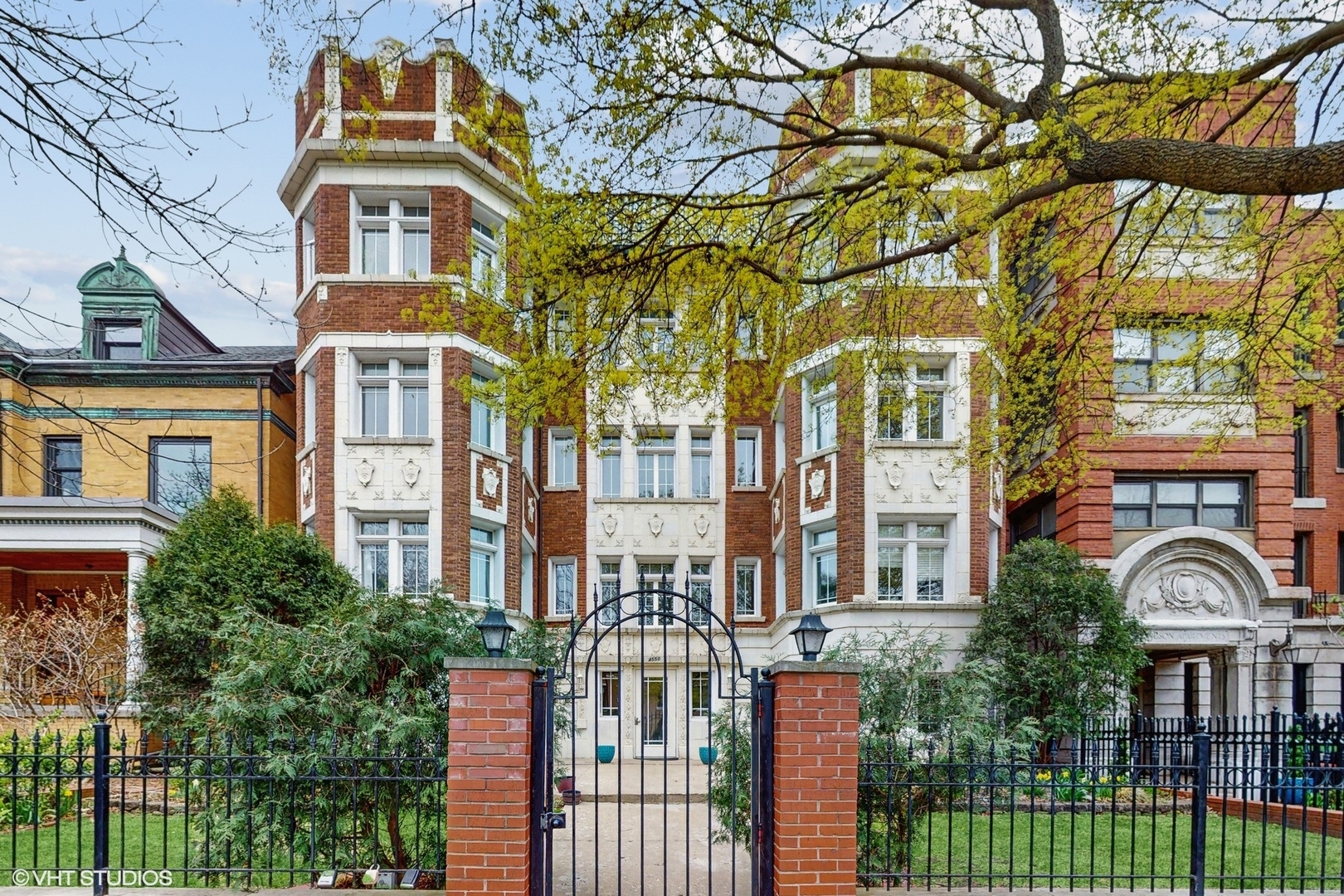 4550 N Malden Street 1W  Chicago IL 60640 photo