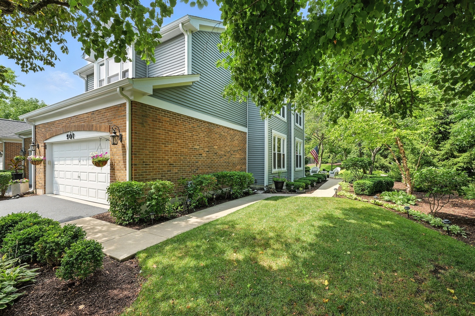 901 Heathrow Lane  Naperville IL 60540 photo
