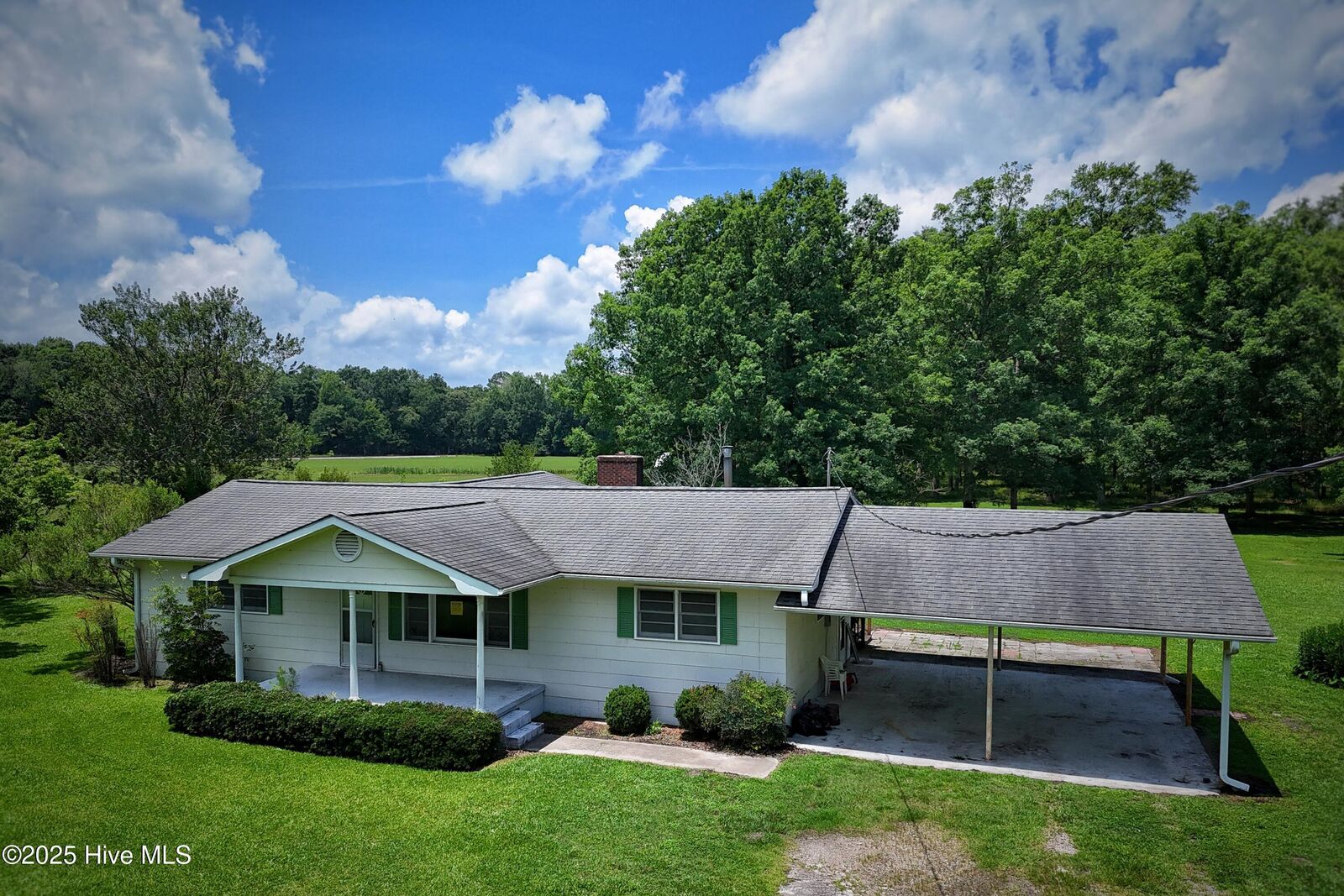 Property Photo: 205 Hudnell Road NC 28527