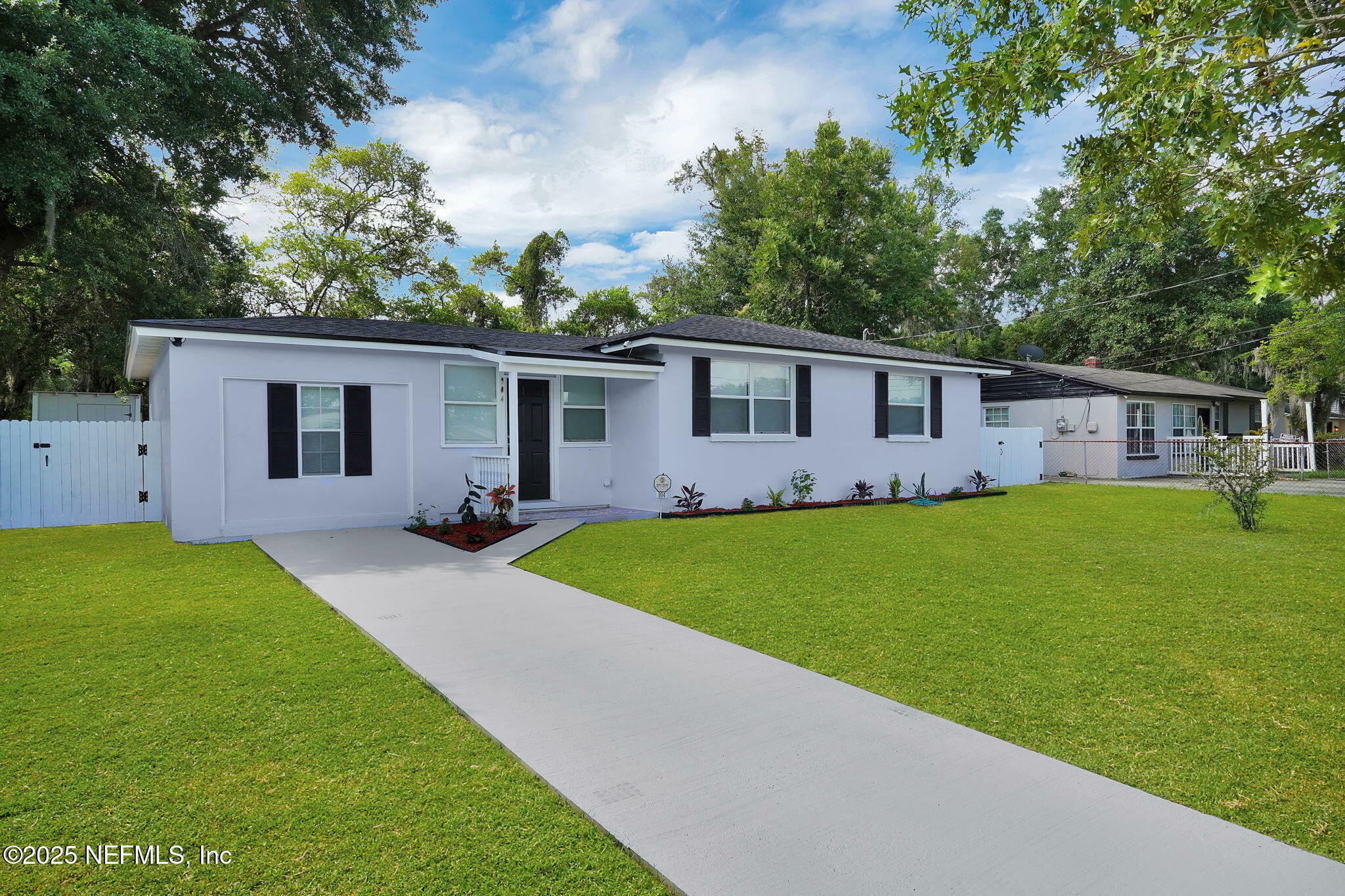 Property Photo:  904 Kennard Street  FL 32208 