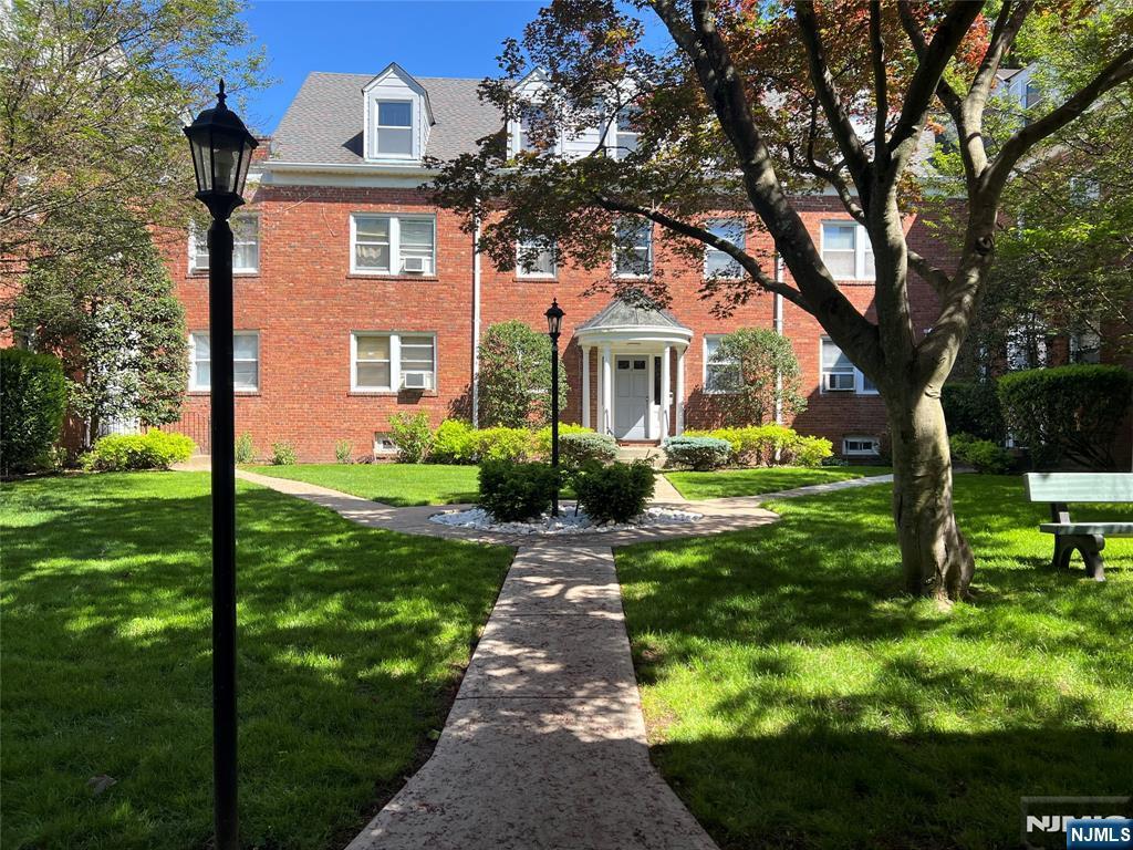735 Elm Avenue 2C  Teaneck NJ 07666 photo