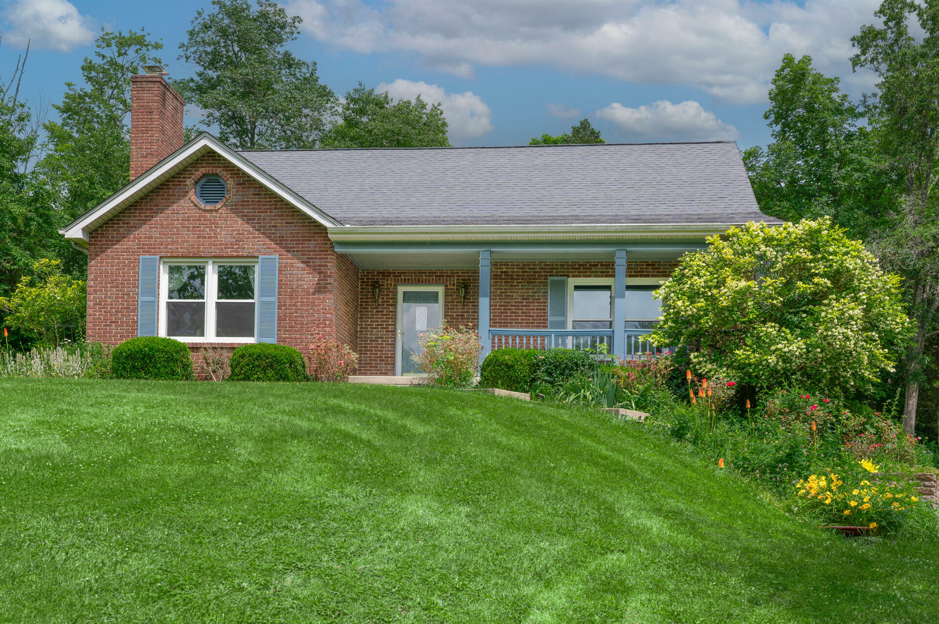 Property Photo: 9382 Royal Oak Drive KY 41001