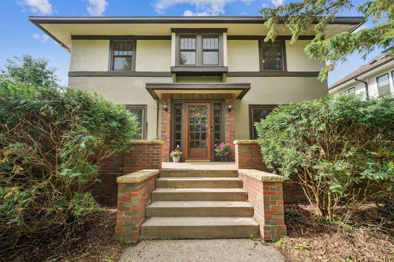 Property Photo: 982 Goodrich Avenue MN 55105