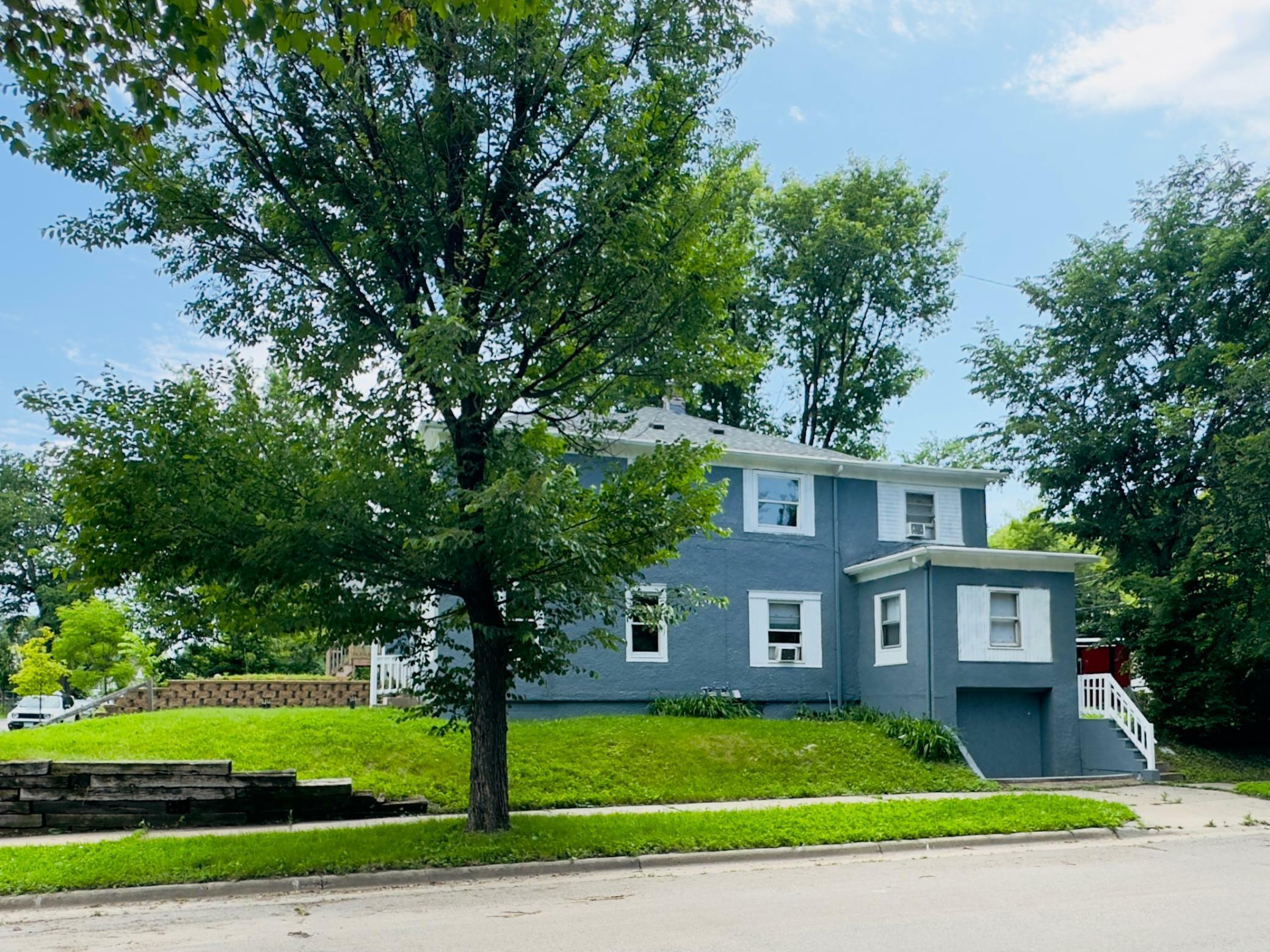Property Photo:  1429 Logan Avenue N  MN 55411 