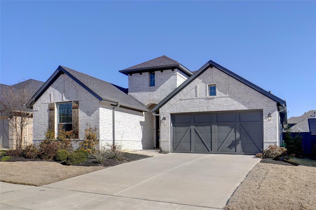 Property Photo: 6013 Mapleshade Way TX 76227