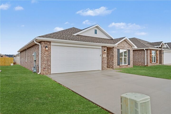 Property Photo:  631 Kendra Street  AR 72753 