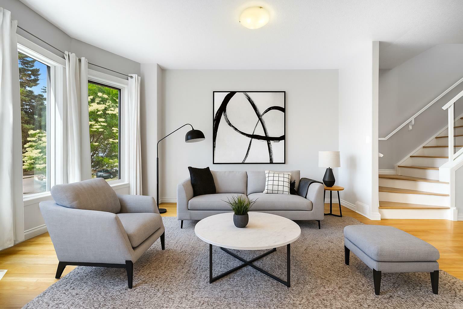 Property Photo:  3310 40 Street SW  AB T3E 3K2 