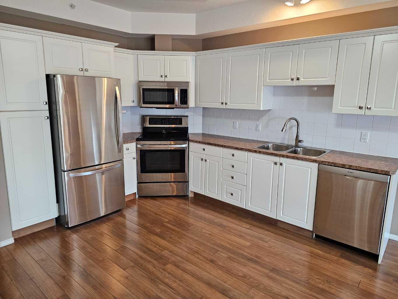 4512 52 Avenue 403  Red Deer AB T4N 7B9 photo