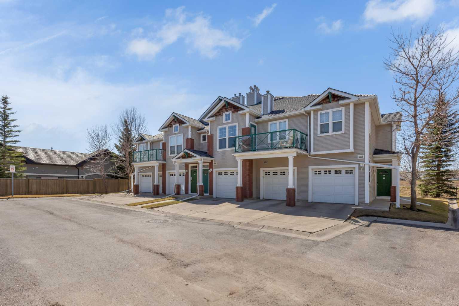Property Photo: 39 Hidden Creek Place NW 304 AB T3A 6B9