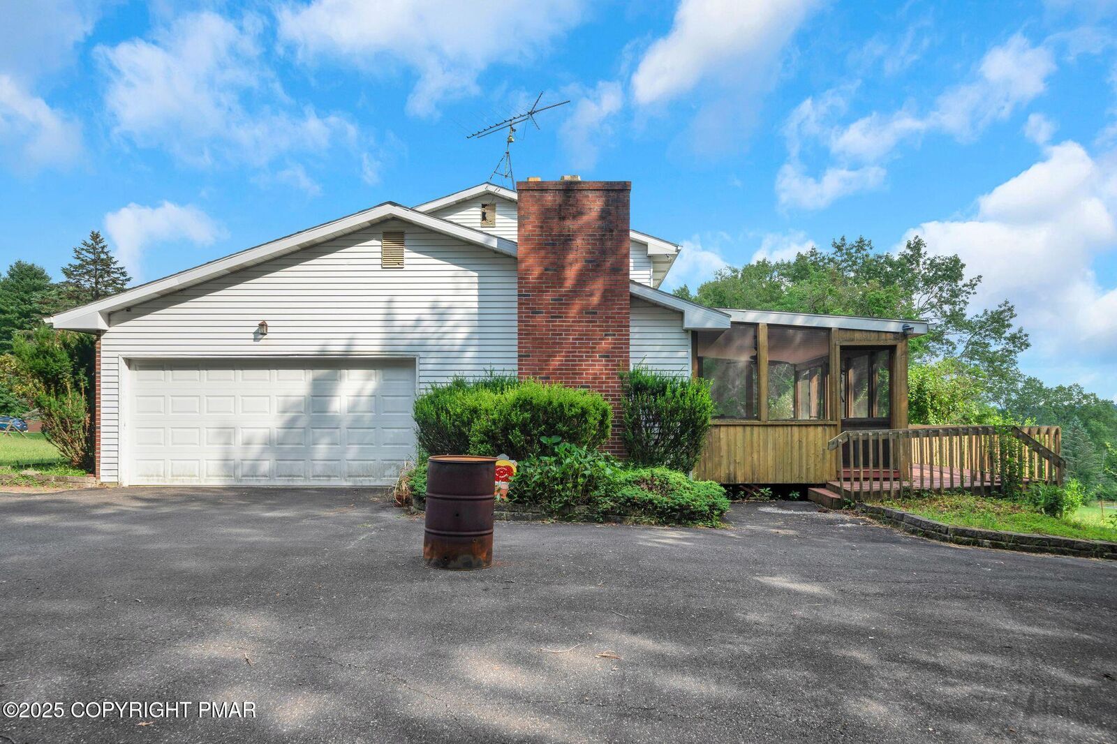 Property Photo: 115 Heights Court PA 18360