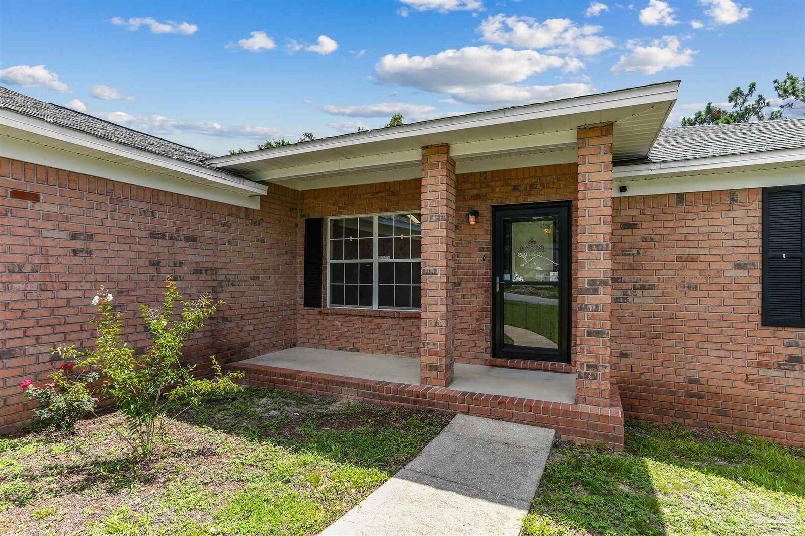 Property Photo: 5833 Pebble Ridge Dr FL 32583