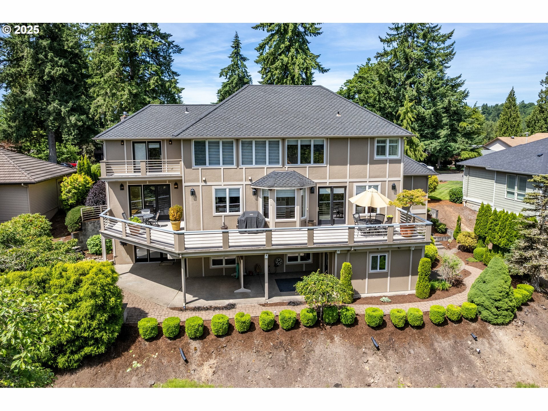 Property Photo: 2512 Peters Dr WA 98632