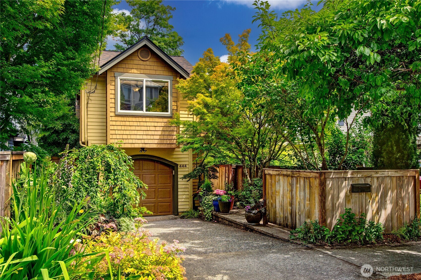 Property Photo: 444 26th Avenue E WA 98112