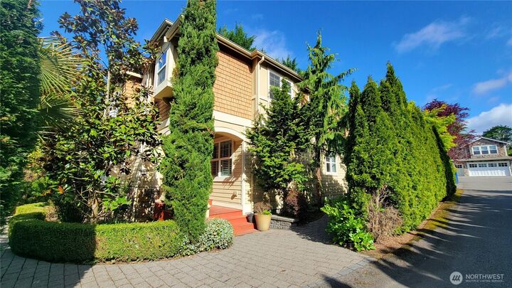 Property Photo: 11341 106th Avenue NE WA 98033