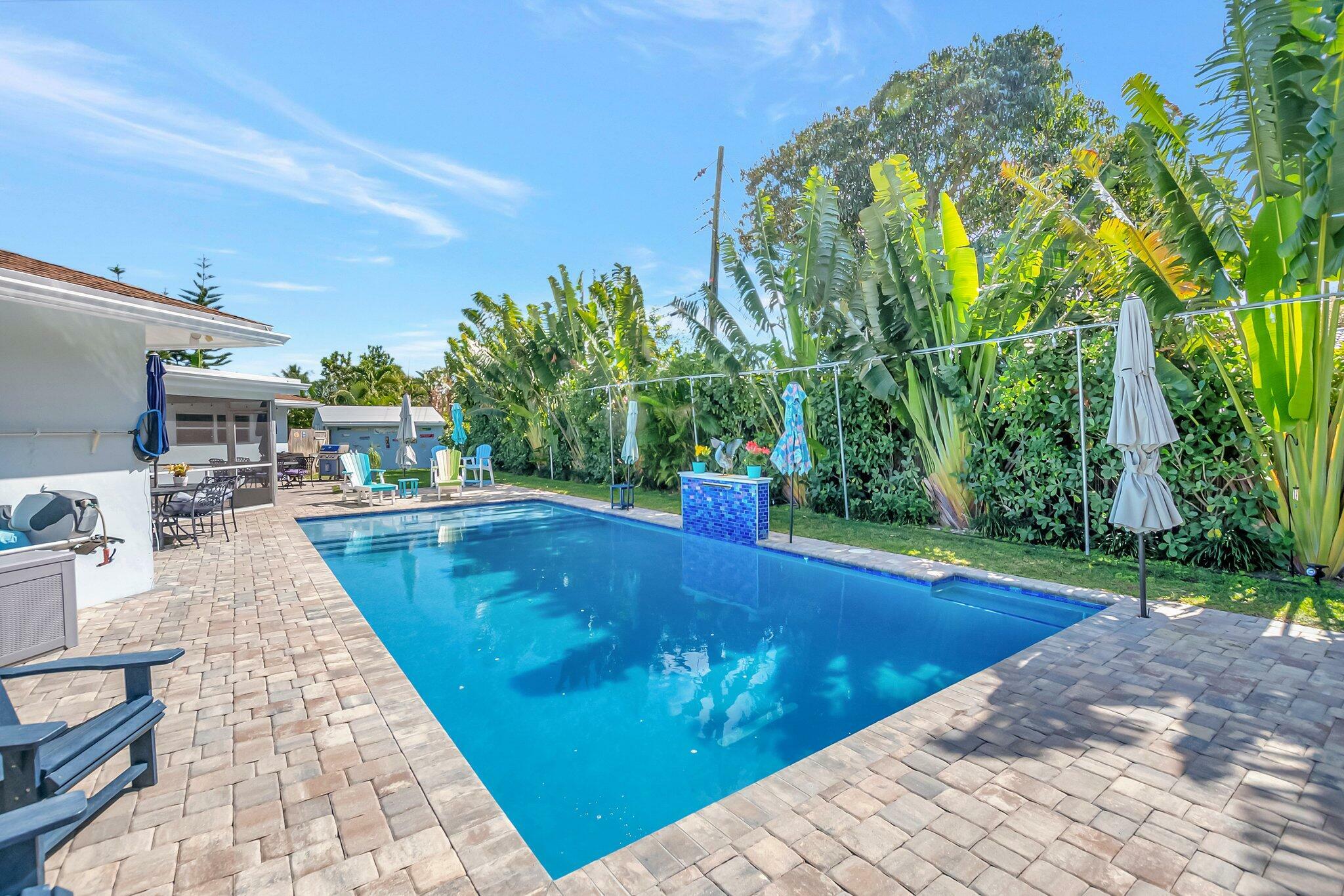 Property Photo: 545 NW 13th Drive FL 33486