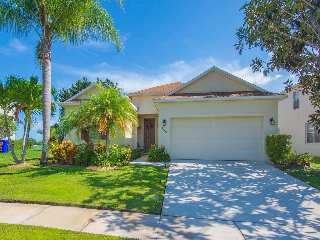 Property Photo:  758 Carriage Lake Way  FL 32968 