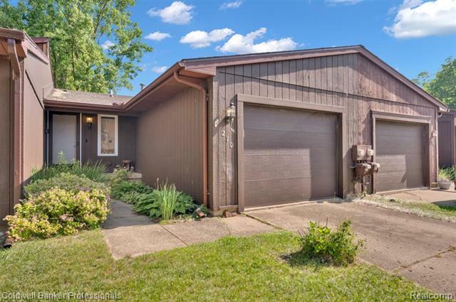 Property Photo:  210 Mary Street  MI 48433 