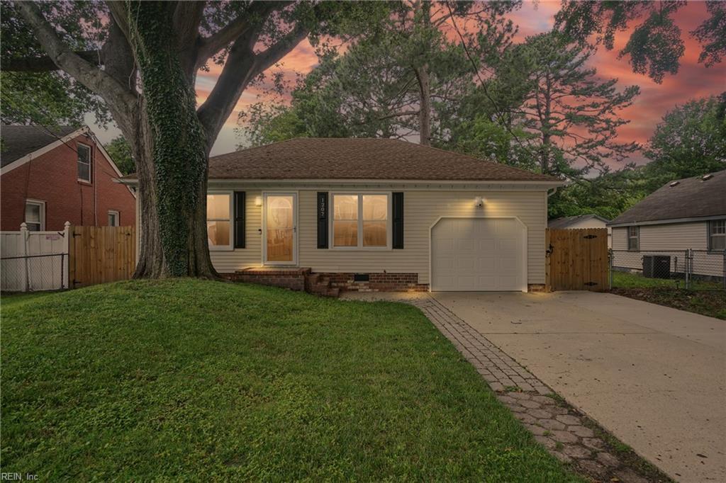 Property Photo: 1207 Hazel Ave VA 23325