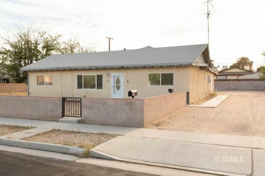 Property Photo:  217 S Silver Ridge St  CA 93555 