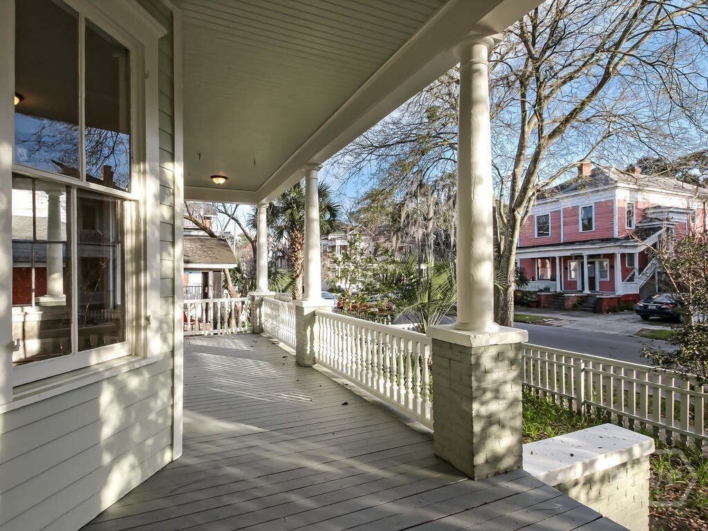 Property Photo: 208 W 35th Street GA 31401