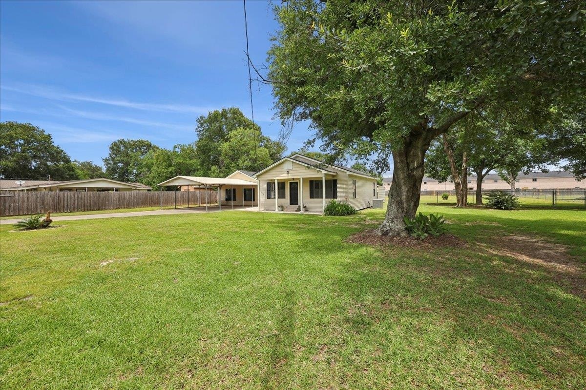 Property Photo: 670 Middleton TX 77611