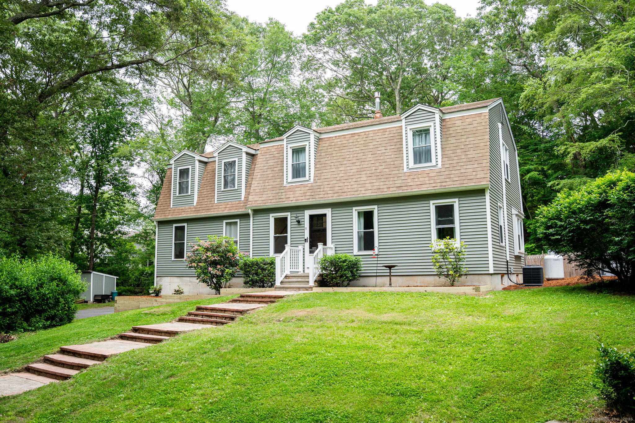 Property Photo:  9 Connally Drive  CT 06475 