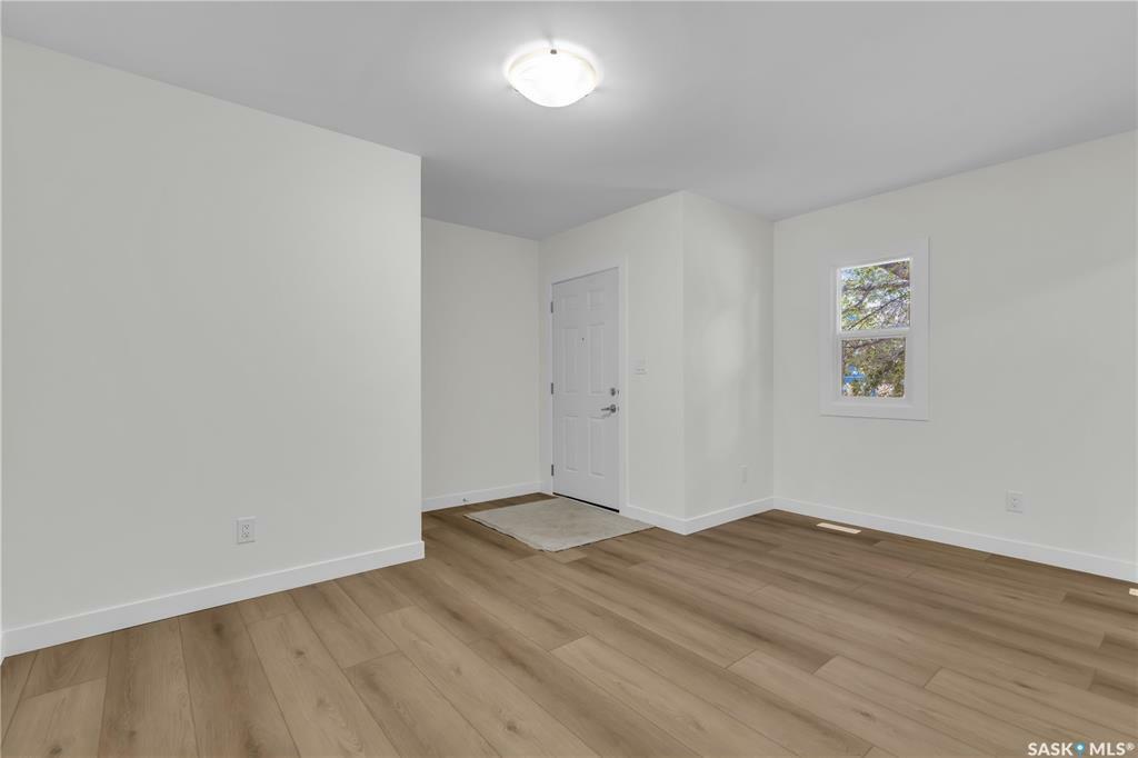 Property Photo: 424 M Avenue N SK S7L 2S6