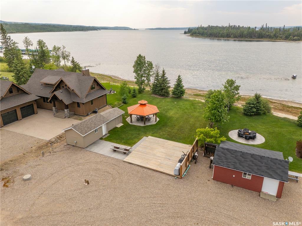 Property Photo: 807 Spruce Street SK S0M 1A0