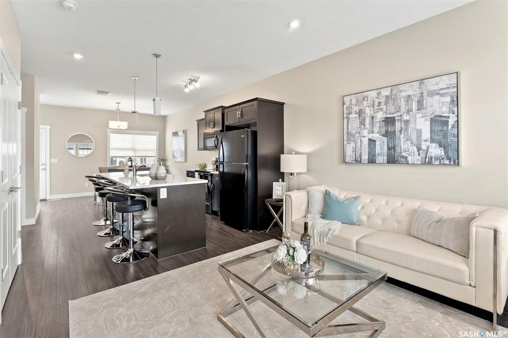 Property Photo: 1212 Pringle Way SK S7T 0X5