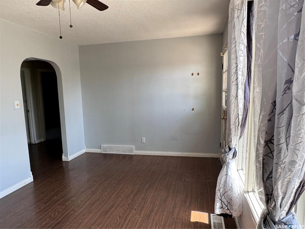 Property Photo: 925 Isabelle Street SK S4A 1R4
