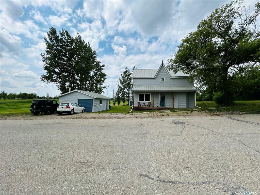 Property Photo: 416 3rd Avenue SK S0G 4Z0