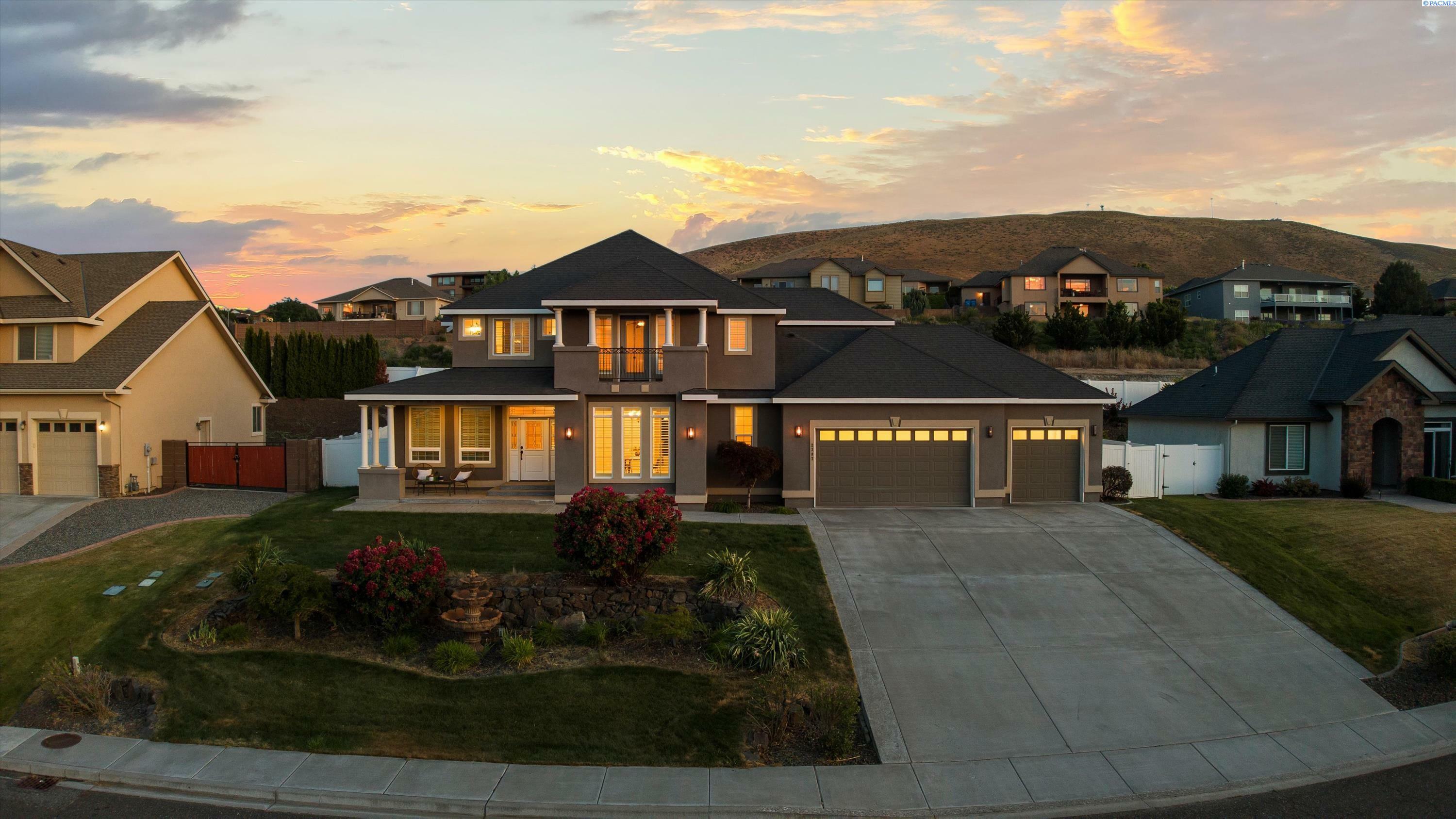 Property Photo:  2307 Cottontail Ln  WA 99352 