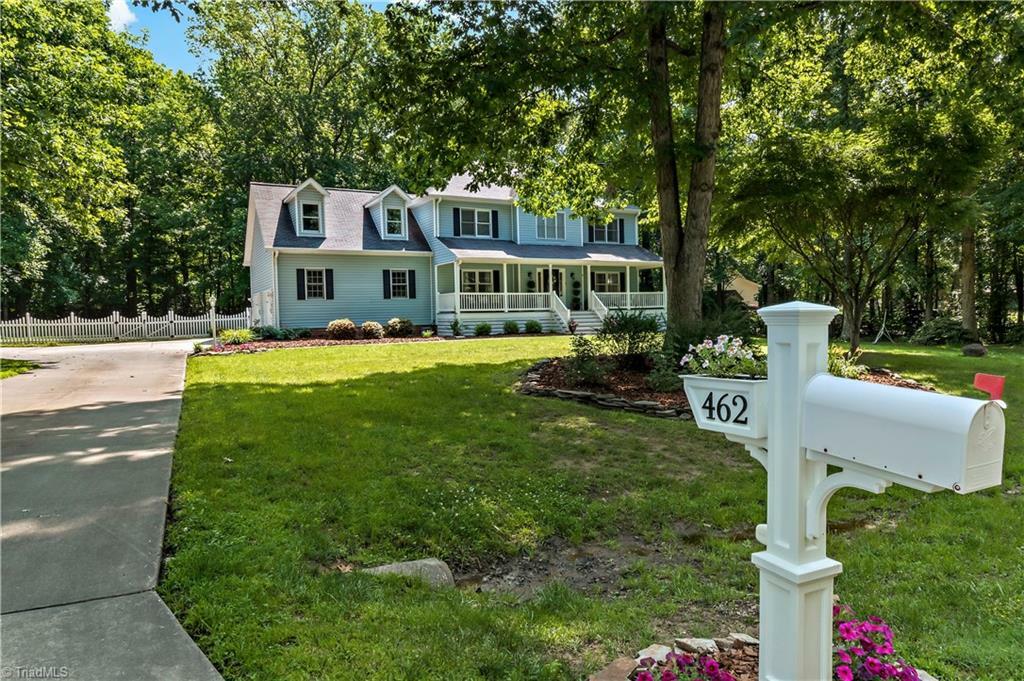 Property Photo: 462 Ridgeway Lane NC 27295