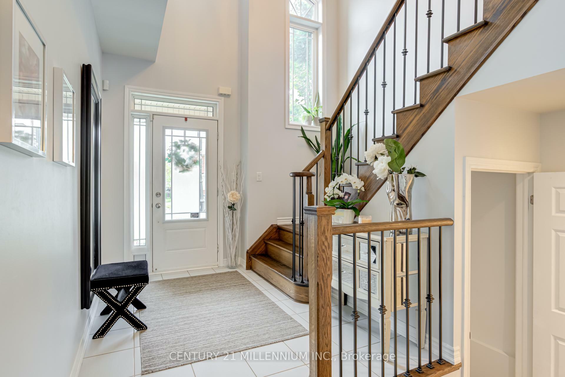 Property Photo:  100 Kempenfelt Trail  ON L7A 0Z9 