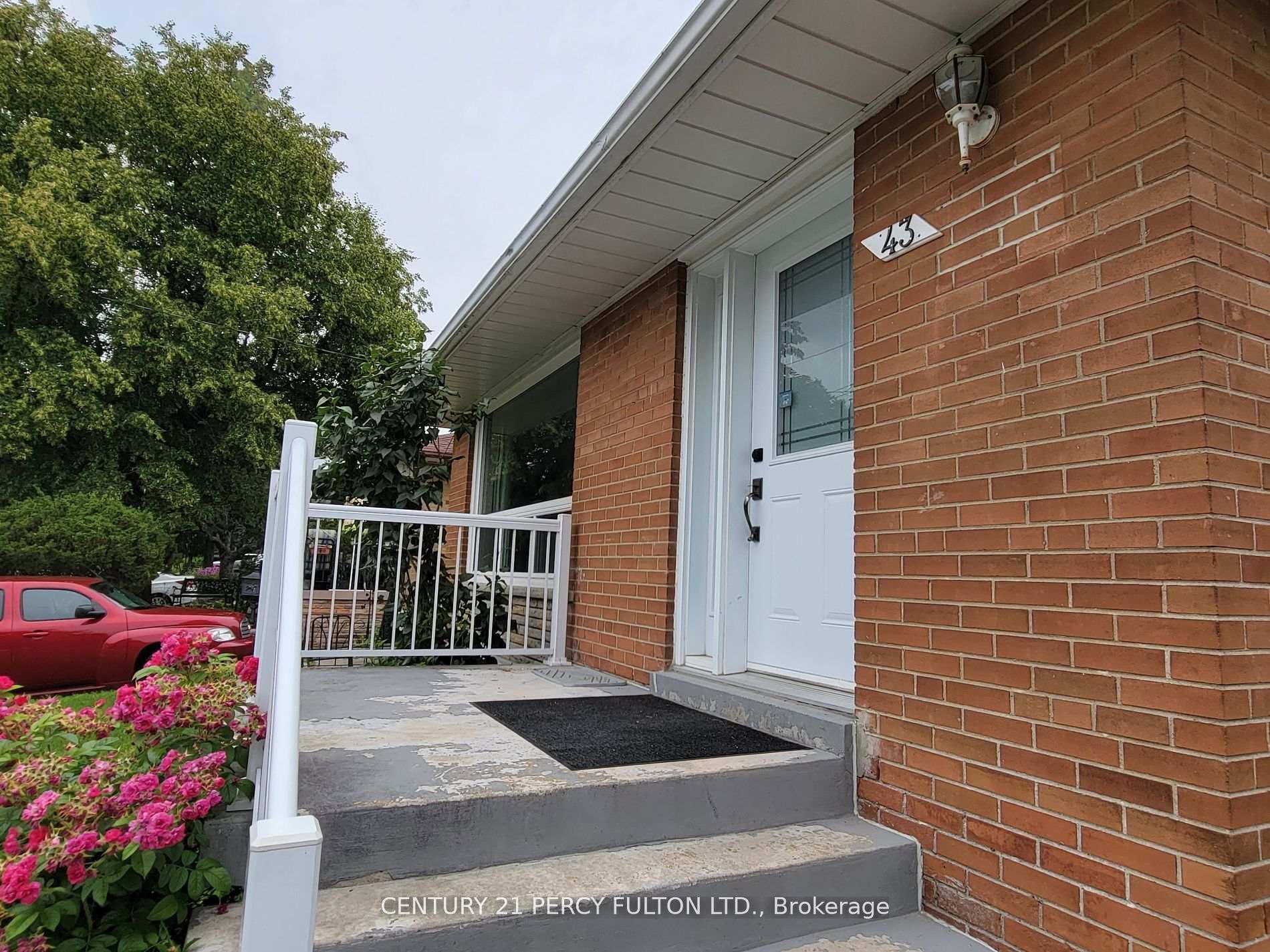 Property Photo: 43 Chopin Avenue ON M1K 2W3