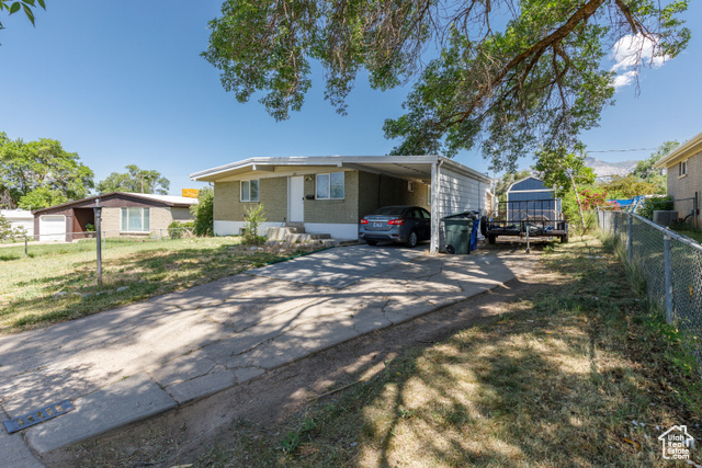 Property Photo: 720 E 850 N UT 84404