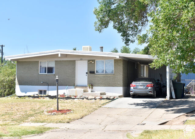 Property Photo:  720 E 850 N  UT 84404 